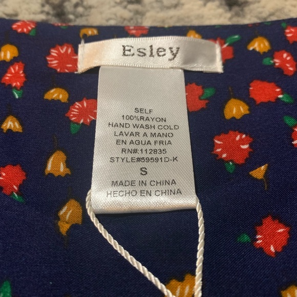 Esley Fashion Dress - Picture 3 of 5